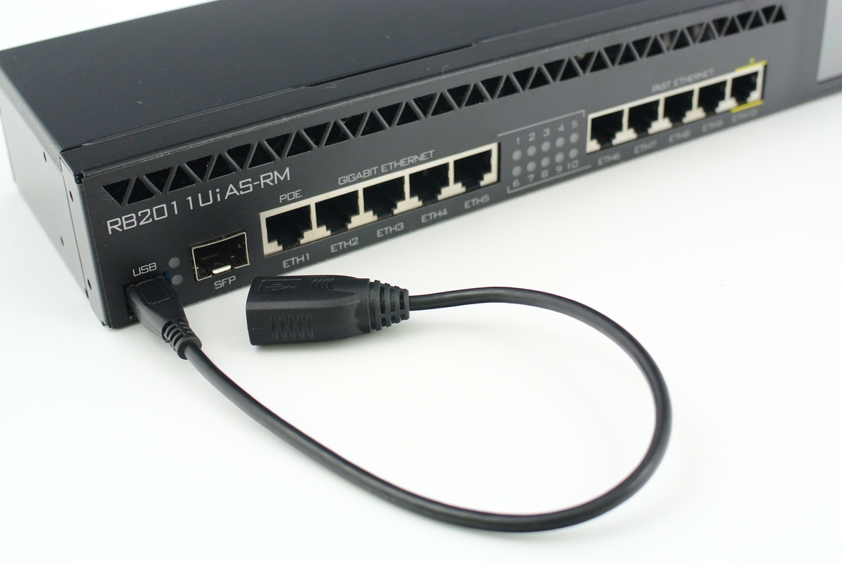 маршрутизатор RouterBoard RB2011UiAS-RM и SFP