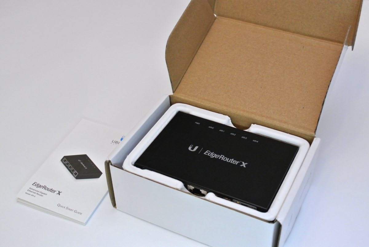 EdgeRouter X (ER-X) в открытой коробке