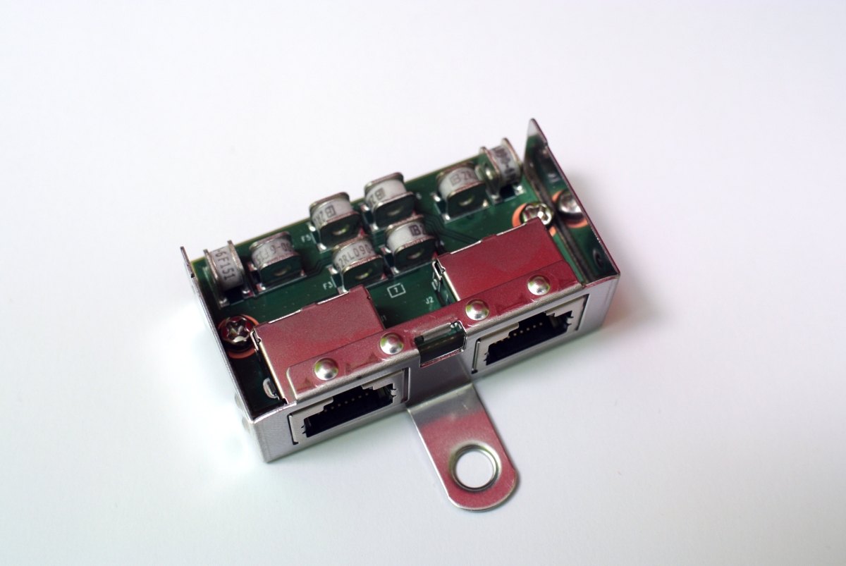 Ethernet Surge Protector внутри грозозащиты 