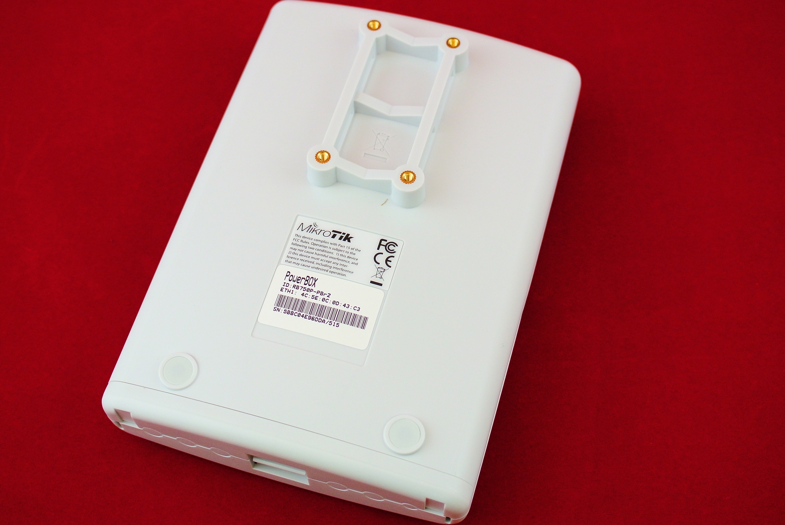 PowerBox вид сзади на крепление 