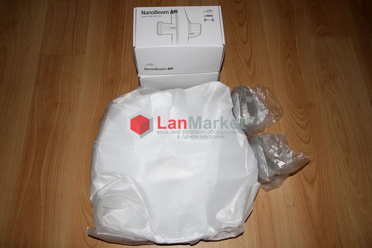 NanoBeam M5 NBE-M5-400 в упаковці NanoBeam M5 NBE-M5-400 в упаковке