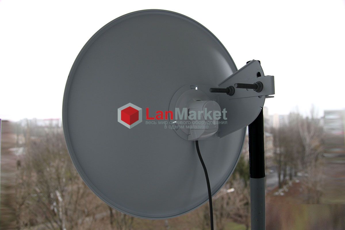 встановлений NanoBeam M5 NBE-M5-400 NanoBeam M5 NBE-M5-400 установленный