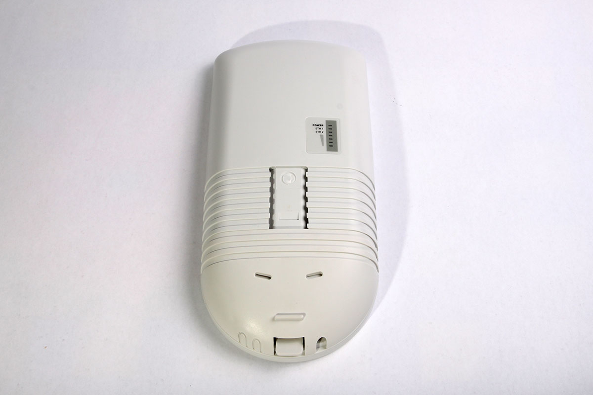 Вид знизу Cambium Networks ePMP-1000 Вид снизу Cambium Networks ePMP-1000