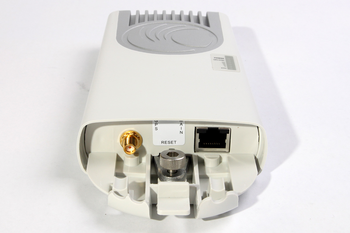 Відкрита задня кришка ePMP-1000 GPS Sync Открытая задняя крышка ePMP-1000 GPS Sync