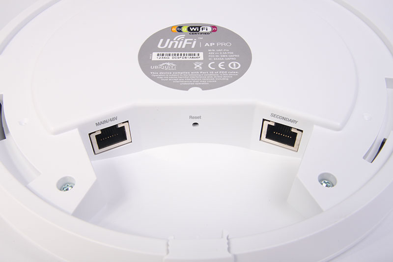 Ubiquiti UniFi Pro інтерфейси Ubiquiti UniFi Pro интерфейсы