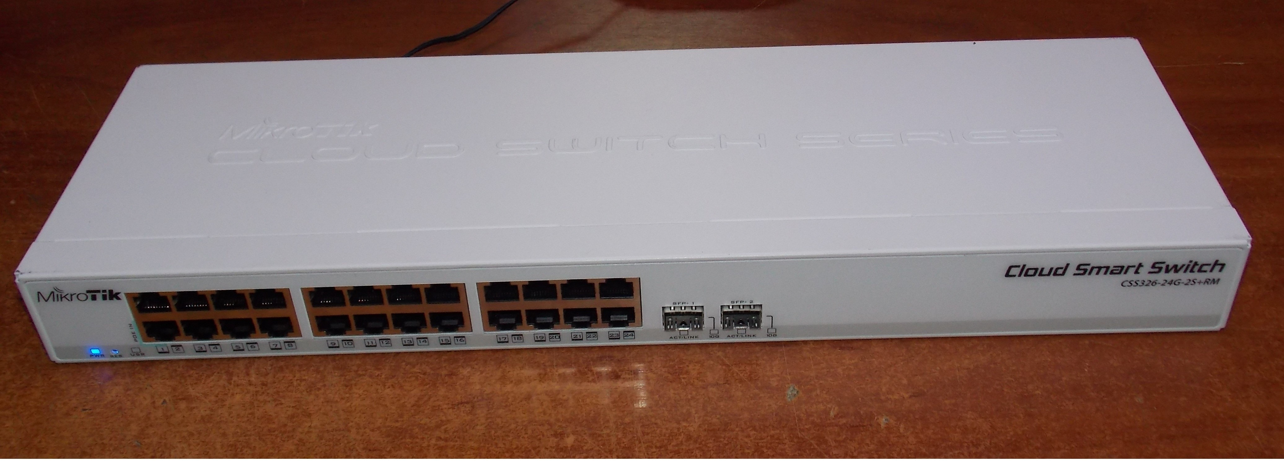 Огляд Cloud Smart Switch CSS326-24G-2S+RM 