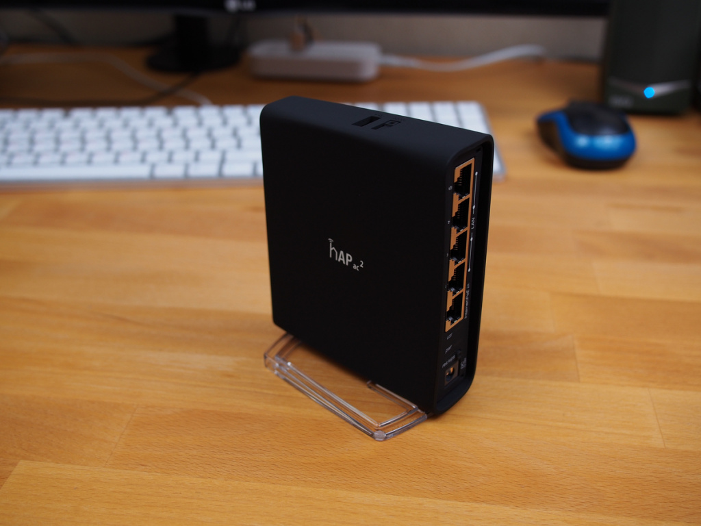 hap_ac2_RBD52G-5HacD2HnD-TC_pic8_mounting.JPG