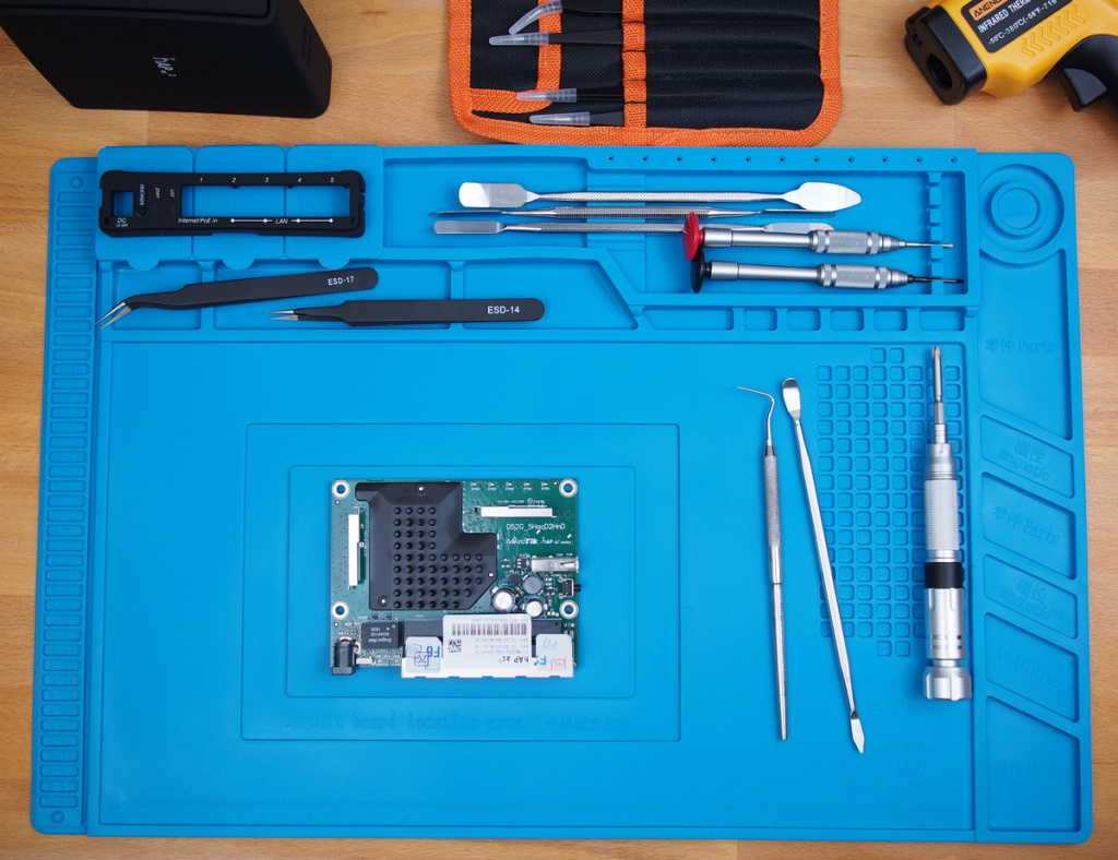 hap_ac2_RBD52G-5HacD2HnD-TC_pic10_hardware.JPG