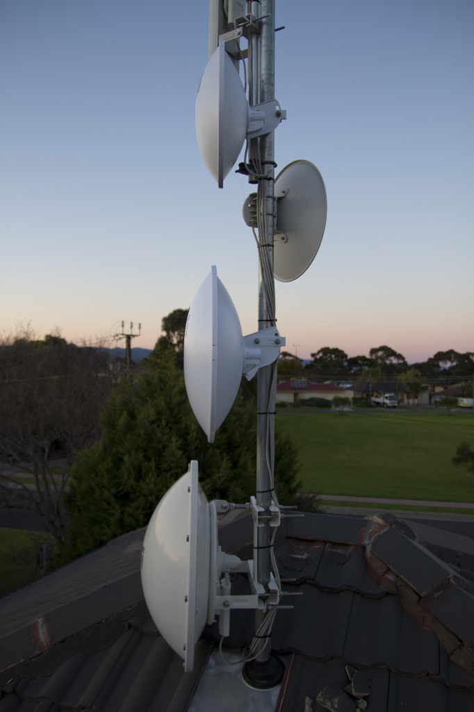 Вибір обладнання для створення бездротового мосту Point-to-Point Выбор оборудования для создания беспроводного моста Point-to-Point