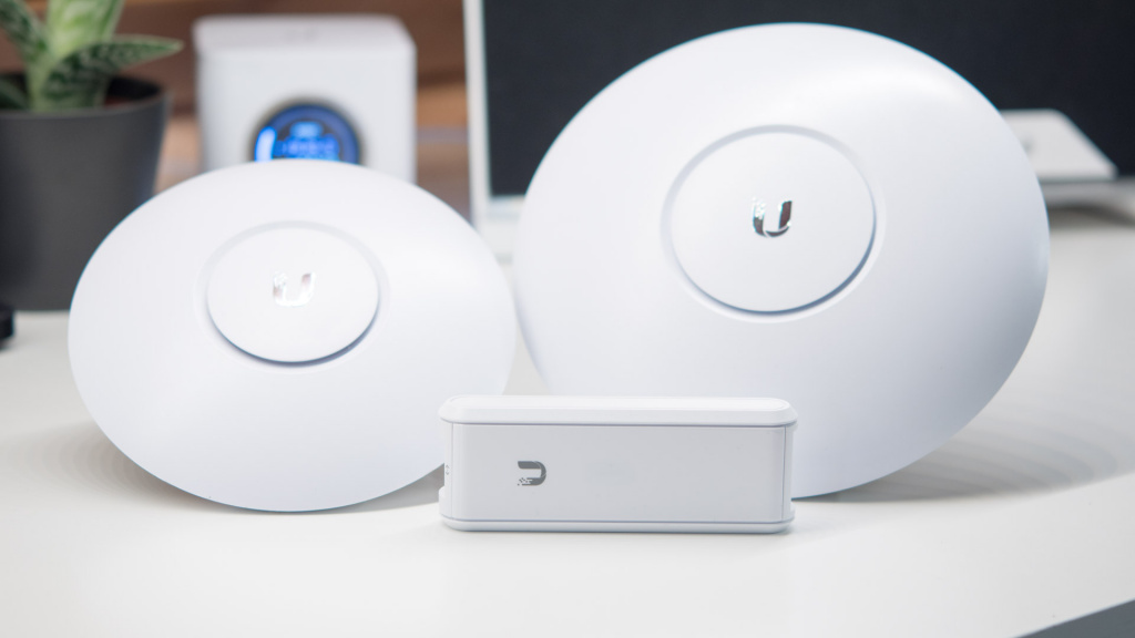 Выбор оборудования для построения HotSpot, корпоративных и гостевых сетей. Часть вторая сеть на UniFi от Ubiquiti Выбор оборудования для построения HotSpot, корпоративных и гостевых сетей. Часть вторая сеть на UniFi от Ubiquiti