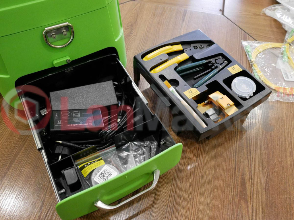 33_signal_fire_ai-8c_pic12.jpg 33_signal_fire_ai-8c_pic12.jpg