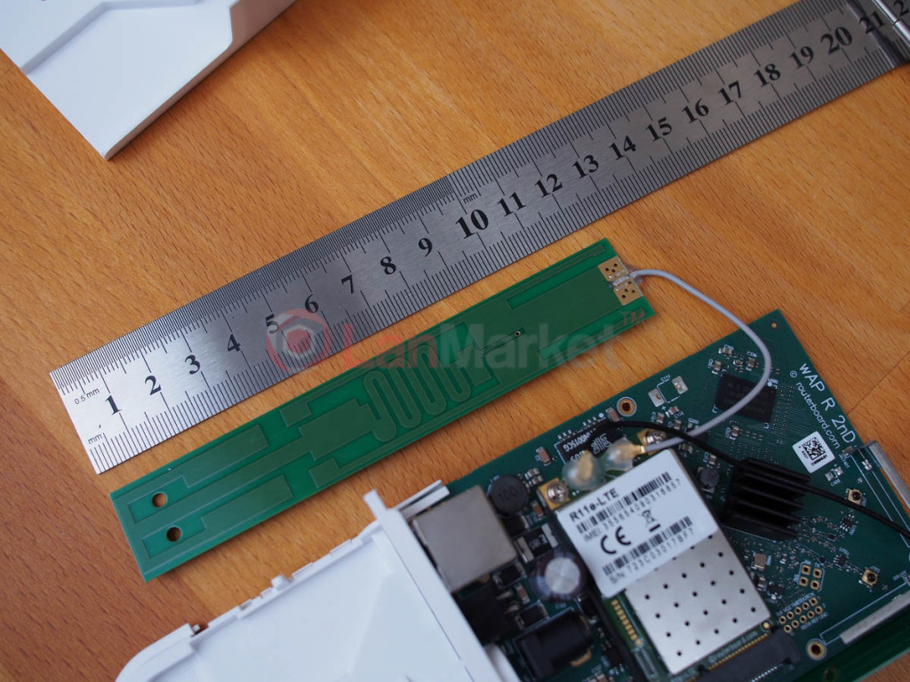 section1_wap_lte_kit_review_pic19_hardware_antenna.jpg section1_wap_lte_kit_review_pic19_hardware_antenna.jpg