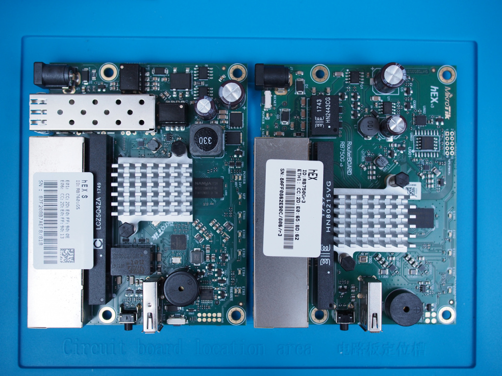 mikrotik_rb760igs_hex-s_compare_to_rb750gr3_hex_pic15_hardware_top.JPG