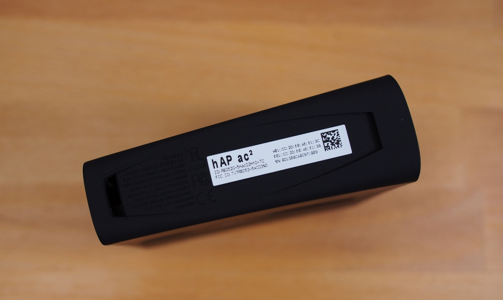 hap_ac2_RBD52G-5HacD2HnD-TC_pic4_bottom_view.JPG