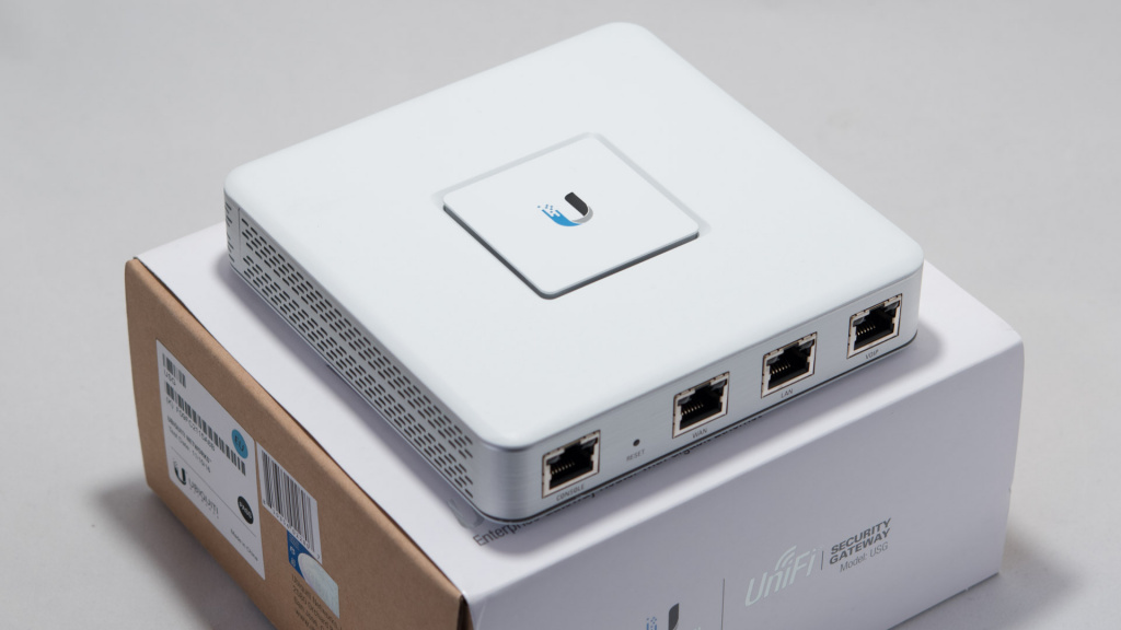 Выбор оборудования для построения HotSpot, корпоративных и гостевых сетей. Часть вторая сеть на UniFi от Ubiquiti Выбор оборудования для построения HotSpot, корпоративных и гостевых сетей. Часть вторая сеть на UniFi от Ubiquiti