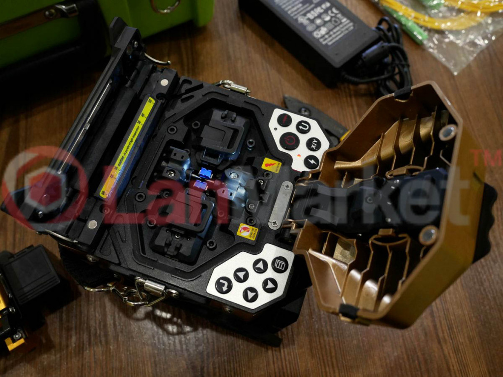 13_skycom_t-308x_pic5.jpg 13_skycom_t-308x_pic5.jpg