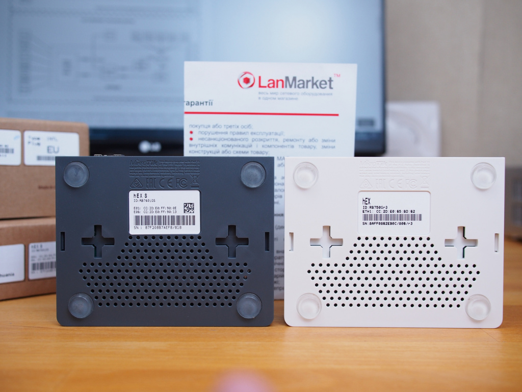 mikrotik_rb760igs_hex-s_compare_to_rb750gr3_hex_pic10_bottom.JPG