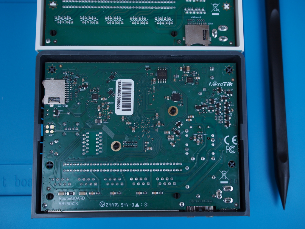 mikrotik_rb760igs_hex-s_compare_to_rb750gr3_hex_pic12_hardware.JPG