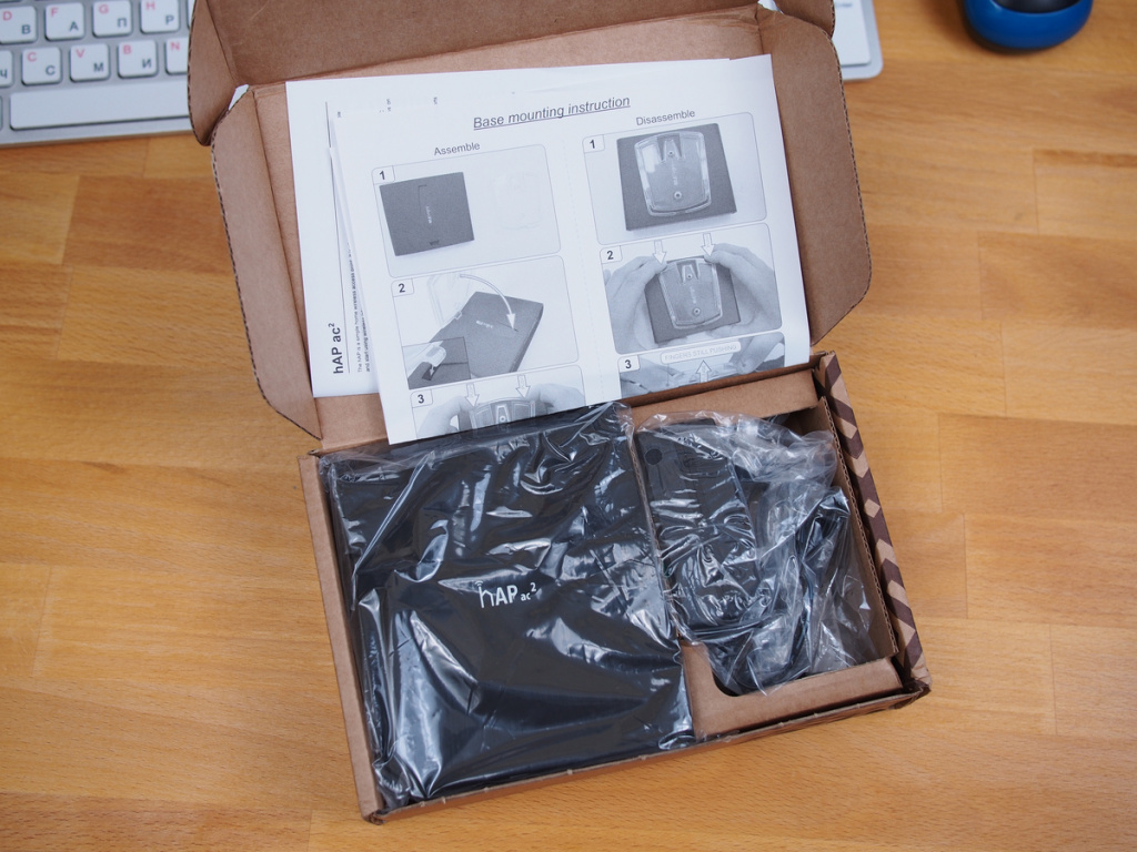 hap_ac2_RBD52G-5HacD2HnD-TC_pic2_box_opened.JPG