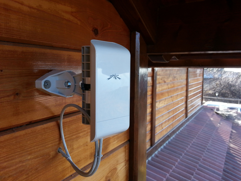 Вибір обладнання для створення бездротового мосту Point-to-Point Выбор оборудования для создания беспроводного моста Point-to-Point